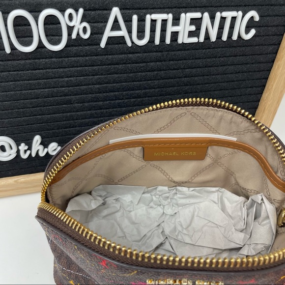 Michael Kors - Jet Set Charm Small Travel Pouch - Picture 7 of 14